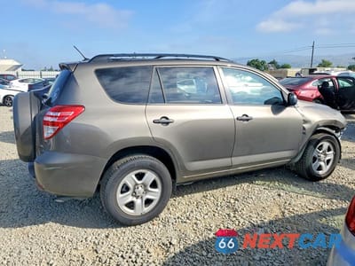 Trzecie zdjęcie samochodu z tyłu: 2012 TOYOTA RAV4 BASE VIN:2T3BF4DV3CW212136 - miniatura
