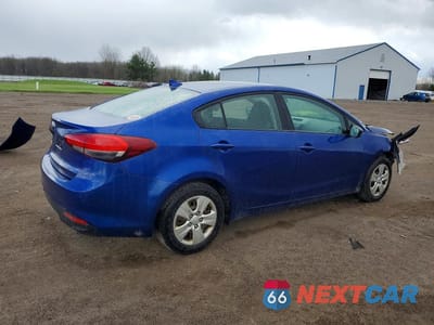 Trzecie zdjęcie samochodu z tyłu: 2017 KIA FORTE LX VIN:3KPFK4A76HE029478 - miniatura