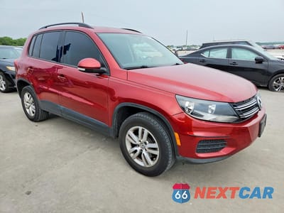 Czwarte zdjęcie samochodu z boku: 2015 VOLKSWAGEN TIGUAN S VIN:WVGAV7AX1FW001718 - miniatura