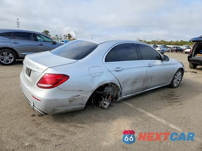 Trzecie zdjęcie samochodu z tyłu: 2017 MERCEDES-BENZ E 300 4MATIC VIN:WDDZF4KB3HA154144 - miniatura