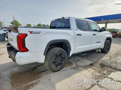 Trzecie zdjęcie samochodu z tyłu: 2023 TOYOTA TUNDRA SR5 VIN:5TFLA5DB8PX116504 - miniatura