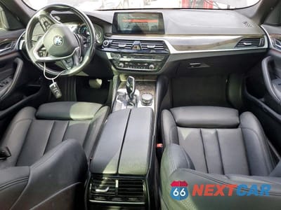 Zdjęcie 8 z 11 samochodu: 2019 BMW 530E VIN:WBAJA9C52KB399446 - miniatura