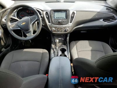 Zdjęcie 8 z 12 samochodu: 2018 CHEVROLET MALIBU LT VIN:1G1ZD5STXJF151614 - miniatura