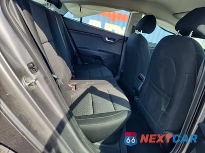 Zdjęcie 10 z 12 samochodu: 2023 KIA RIO S VIN:3KPA24AD8PE540432 - miniatura