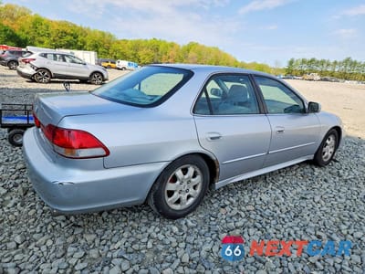 Trzecie zdjęcie samochodu z tyłu: 2002 HONDA ACCORD EX VIN:1HGCG66822A171775 - miniatura