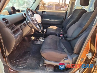 Zdjęcie 7 z 13 samochodu: 2006 TOYOTA SCION XB VIN:JTLKT324264118042 - miniatura