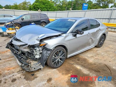 2024 TOYOTA CAMRY SE 4T1G11AK0RU232732 - główne zdjęcie licytacji z USA - miniatura