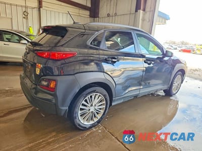 Trzecie zdjęcie samochodu z tyłu: 2019 HYUNDAI KONA SEL VIN:KM8K22AA3KU374504 - miniatura