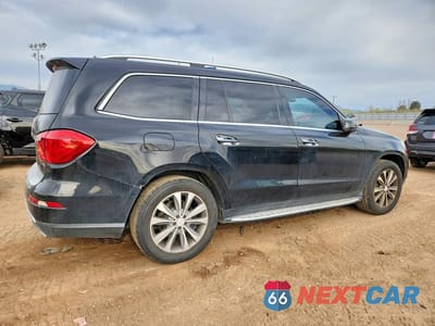 Trzecie zdjęcie samochodu z tyłu: 2013 MERCEDES-BENZ GL 450 4MATIC VIN:4JGDF7CE4DA255942 - miniatura