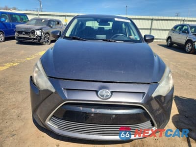 Piąte zdjęcie samochodu w środku: 2016 SCION IA BASE VIN:3MYDLBZV5GY113818 - miniatura