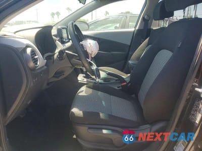 Zdjęcie 7 z 14 samochodu: 2018 HYUNDAI KONA SEL VIN:KM8K22AAXJU161595 - miniatura