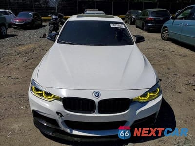 Piąte zdjęcie samochodu w środku: 2017 BMW 340 XI VIN:WBA8B7G51HNU37461 - miniatura