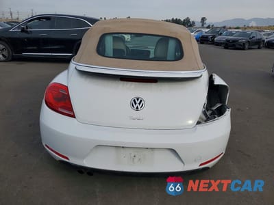Zdjęcie 6 z 12 samochodu: 2016 VOLKSWAGEN BEETLE S VIN:3VW517AT4GM803564 - miniatura