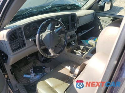 Zdjęcie 8 z 12 samochodu: 2005 CHEVROLET SILVERADO K2500 HEAVY DUTY VIN:1GCHK29225E335588 - miniatura