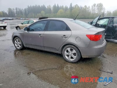 Drugie zdjęcie samochodu z przodu: 2010 KIA FORTE EX VIN:KNAFU4A26A5250768 - miniatura