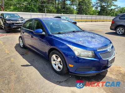 Czwarte zdjęcie samochodu z boku: 2013 CHEVROLET CRUZE LT VIN:1G1PC5SB2D7250055 - miniatura