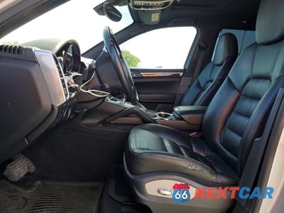 Zdjęcie 7 z 13 samochodu: 2011 PORSCHE CAYENNE VIN:WP1AA2A28BLA08456 - miniatura
