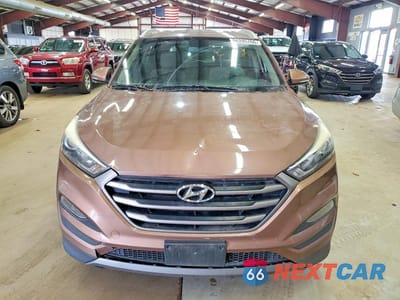 Piąte zdjęcie samochodu w środku: 2016 HYUNDAI TUCSON SPORT VIN:KM8J3CA27GU232946 - miniatura