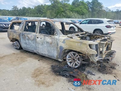 Czwarte zdjęcie samochodu z boku: 2018 CHEVROLET SUBURBAN K1500 LT VIN:1GNSKHKC6JR359690 - miniatura