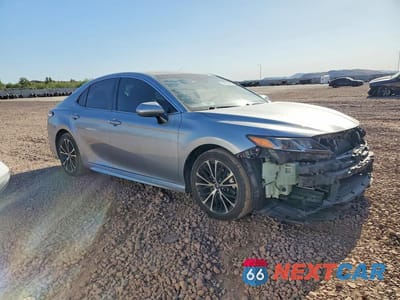 Czwarte zdjęcie samochodu z boku: 2020 TOYOTA CAMRY SE VIN:4T1G11AK6LU311782 - miniatura