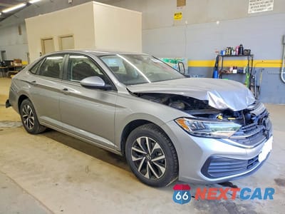 Czwarte zdjęcie samochodu z boku: 2024 VOLKSWAGEN JETTA S VIN:3VW5M7BU8RM090623 - miniatura