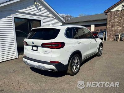 Trzecie zdjęcie samochodu z tyłu: 2022 BMW X5 XDRIVE45E VIN:5UXTA6C02N9M26931 - miniatura