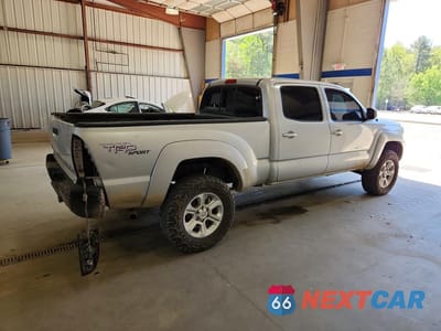 Trzecie zdjęcie samochodu z tyłu: 2005 TOYOTA TACOMA DOUBLE CAB LONG BED VIN:5TEMU52N55Z020019 - miniatura