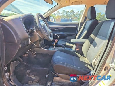 Zdjęcie 7 z 13 samochodu: 2018 MITSUBISHI OUTLANDER ES VIN:JA4AD2A32JZ062780 - miniatura