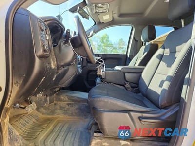 Zdjęcie 7 z 11 samochodu: 2019 CHEVROLET SILVERADO K1500 VIN:1GCRYAEF5KZ181730 - miniatura