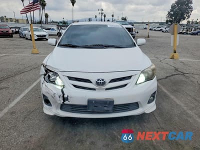 Piąte zdjęcie samochodu w środku: 2011 TOYOTA COROLLA S VIN:2T1BU4EE4BC668630 - miniatura