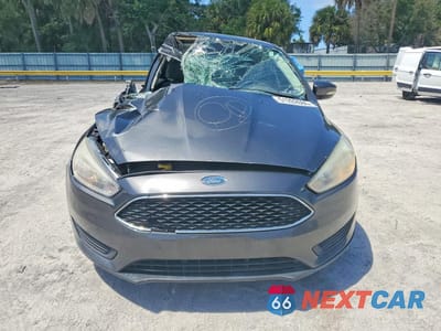 Piąte zdjęcie samochodu w środku: 2017 FORD FOCUS SE VIN:1FADP3F23HL235029 - miniatura