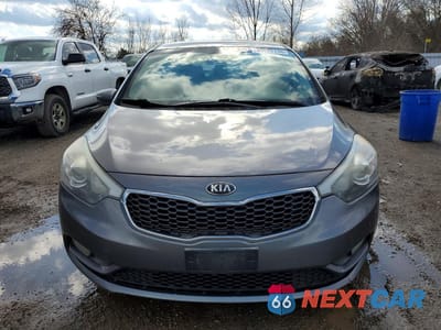 Piąte zdjęcie samochodu w środku: 2014 KIA FORTE LX VIN:KNAFX4A64E5254754 - miniatura