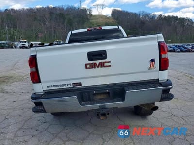 Zdjęcie 6 z 11 samochodu: 2018 GMC SIERRA K2500 HEAVY DUTY VIN:1GT12REG2JF156094 - miniatura
