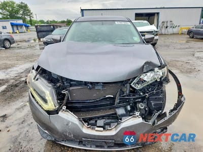 Piąte zdjęcie samochodu w środku: 2016 NISSAN ROGUE S VIN:5N1AT2MT4GC835678 - miniatura