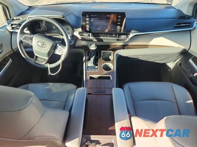 Zdjęcie 8 z 13 samochodu: 2022 TOYOTA SIENNA XLE VIN:5TDYRKEC6NS126407 - miniatura