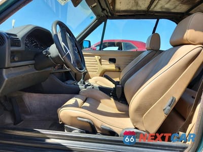 Zdjęcie 7 z 12 samochodu: 1992 BMW 318 I VIN:WBABA731XNEJ12038 - miniatura