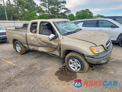 Czwarte zdjęcie samochodu z boku: 2002 TOYOTA TUNDRA SR5 VIN:5TBRN341X2S283707 - miniatura