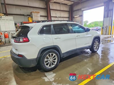 Trzecie zdjęcie samochodu z tyłu: 2022 JEEP CHEROKEE LATITUDE LUX VIN:1C4PJMMX7ND522375 - miniatura