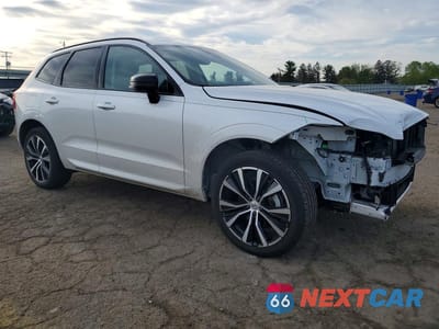 Czwarte zdjęcie samochodu z boku: 2024 VOLVO XC60 PLUS VIN:YV4L12RL2R1776427 - miniatura