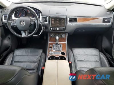 Zdjęcie 8 z 13 samochodu: 2016 VOLKSWAGEN TOUAREG LUXURY 3.6L VIN:WVGEF9BP9GD010835 - miniatura