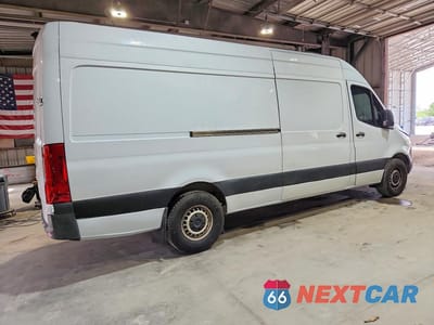 Trzecie zdjęcie samochodu z tyłu: 2024 MERCEDES BENZ SPRINTER 2500 DELIVERY VAN VIN:W1Y4KCHY0RT192633 - miniatura