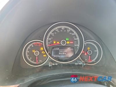 Zdjęcie 9 z 12 samochodu: 2018 VOLKSWAGEN BEETLE S VIN:3VWFD7AT1JM706003 - miniatura