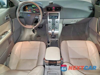 Zdjęcie 8 z 12 samochodu: 2010 VOLVO C70 T5 VIN:YV1672MC8AJ090770 - miniatura