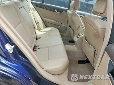 Zdjęcie 10 z 12 samochodu: 2014 MERCEDES-BENZ C 250 VIN:WDDGF4HB1EA942172 - miniatura