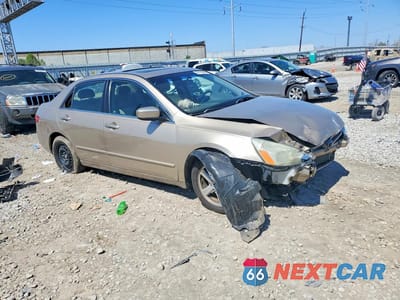 Czwarte zdjęcie samochodu z boku: 2005 HONDA ACCORD EX VIN:1HGCM56715A063193 - miniatura