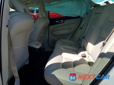 Zdjęcie 11 z 13 samochodu: 2020 VOLVO XC60 T5 MOMENTUM VIN:YV4102DK0L1488566 - miniatura