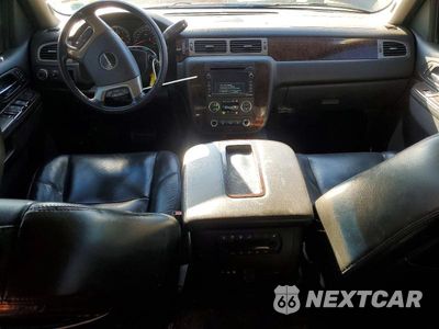 Zdjęcie 8 z 13 samochodu: 2010 GMC YUKON XL DENALI VIN:1GKUKMEF6AR201189 - miniatura