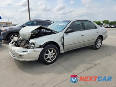 2000 TOYOTA CAMRY LE JT2BG22K7Y0431941 - główne zdjęcie licytacji z USA - miniatura