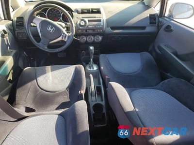 Zdjęcie 8 z 12 samochodu: 2007 HONDA FIT S VIN:JHMGD38617S041666 - miniatura