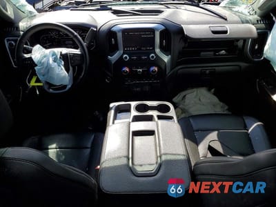 Zdjęcie 8 z 12 samochodu: 2022 GMC SIERRA K3500 SLT VIN:1GT49UEY8NF232329 - miniatura